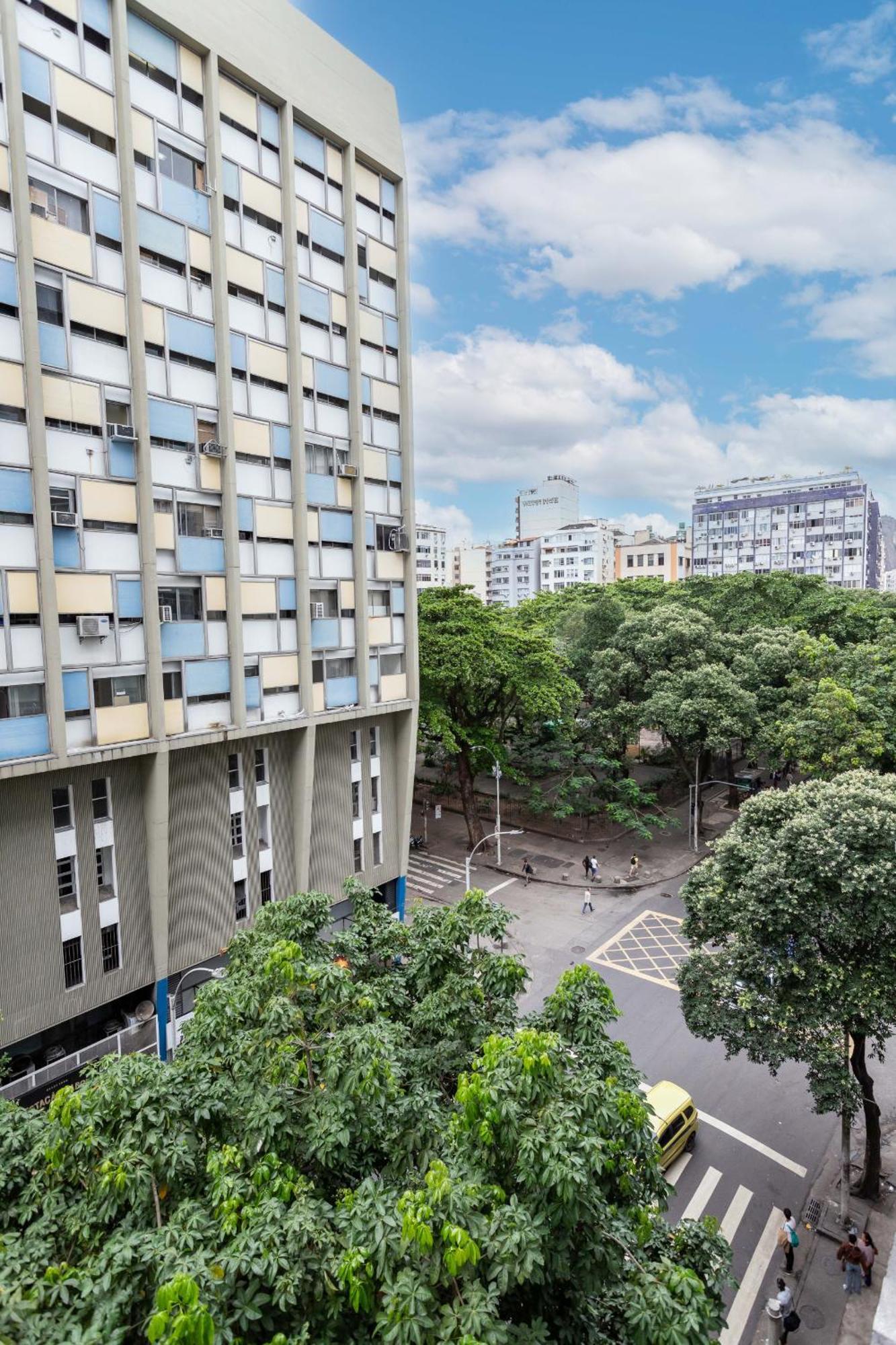 Em Copacabana, 300 Metros Da - Hg610 Z3 Apartamento Rio de Janeiro